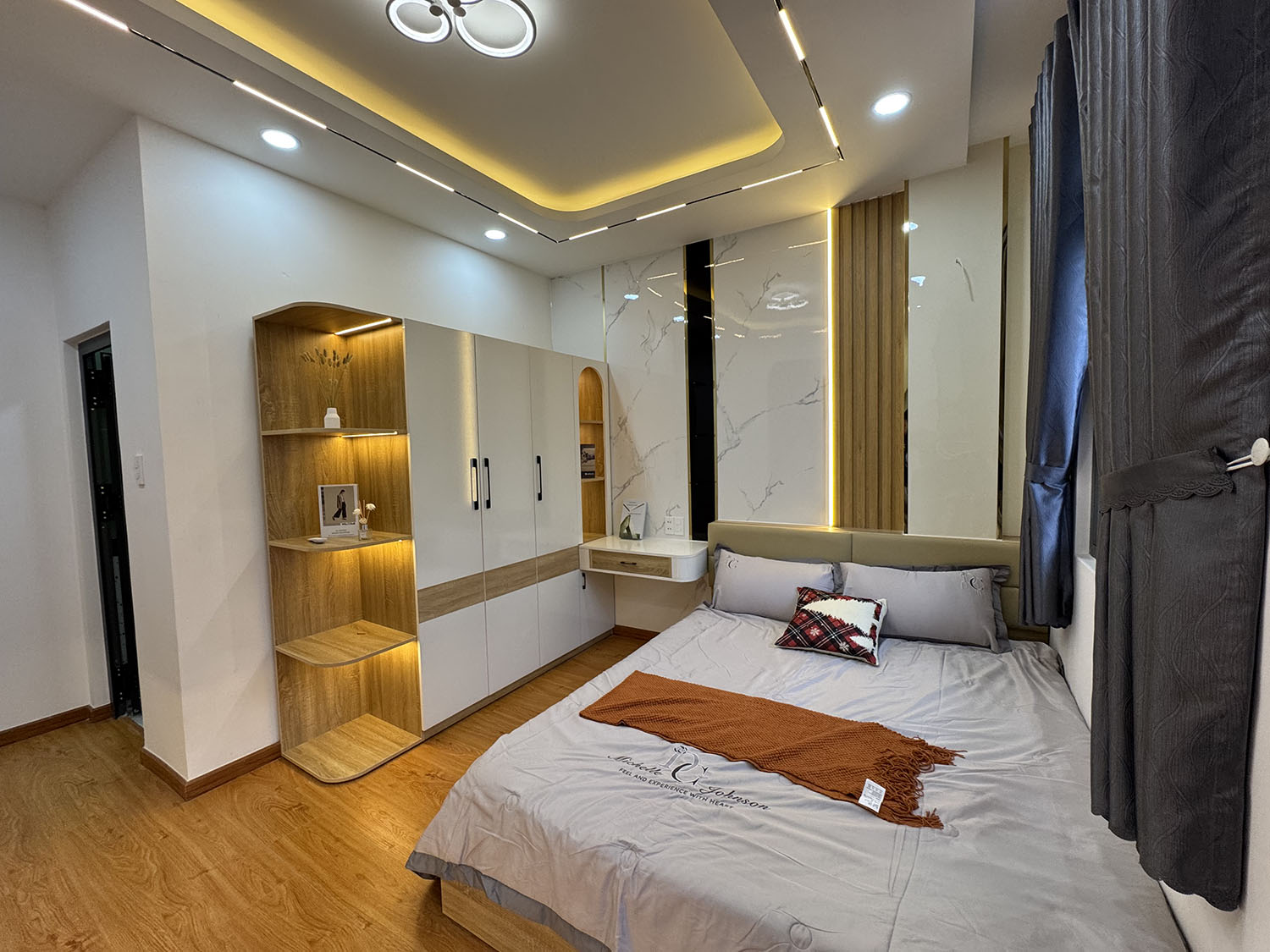 Lửng+1 lầu 4,2x12=50m2 có phòng master tầng trệt cho người lờn full nội thất khu vip Nguyễn Văn Đậu